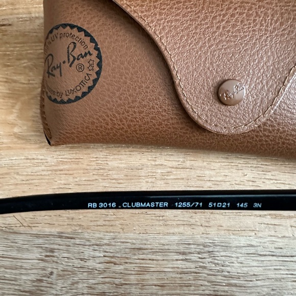 Ray-Ban Clubmaster - Picture 2 of 2